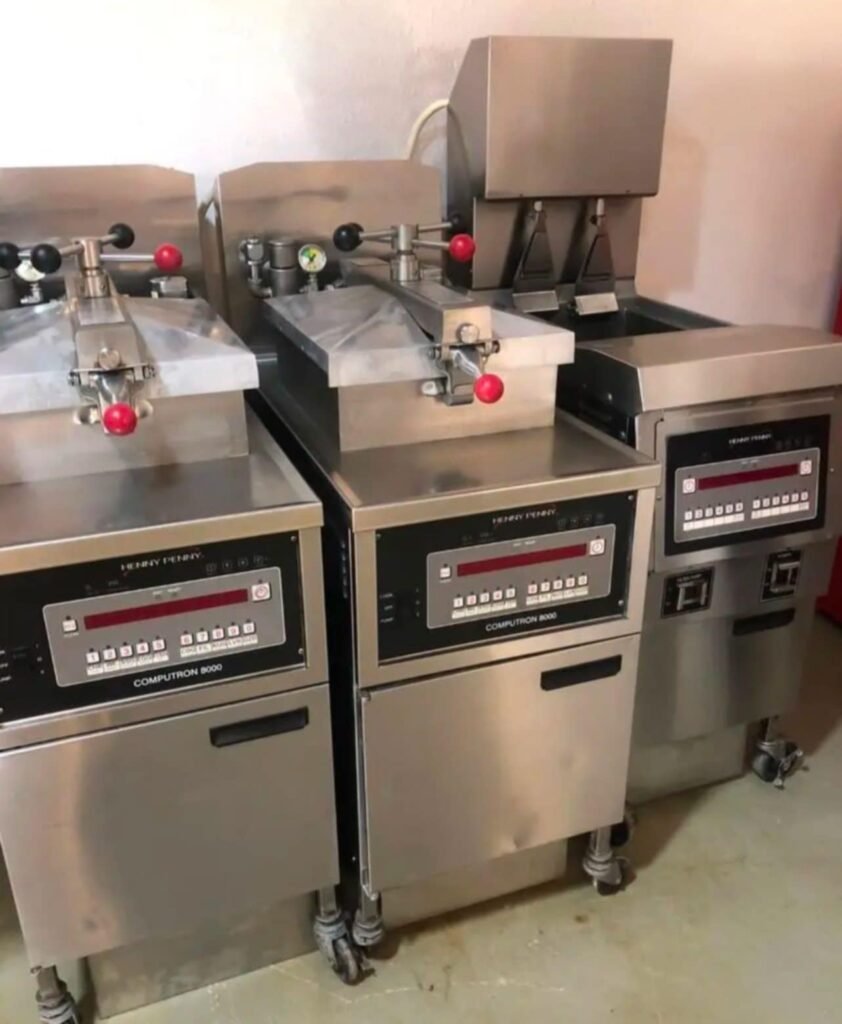 يشترون معدات مطعم مستعملة بالرياض